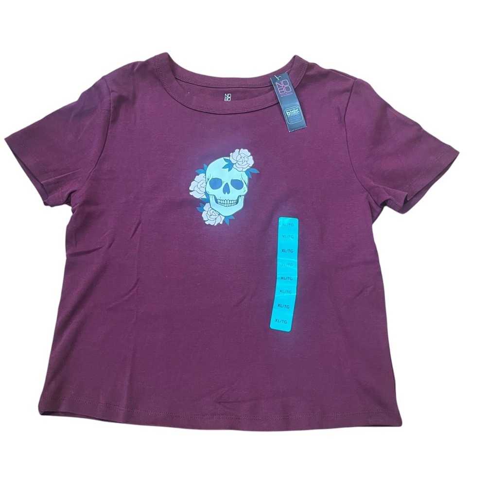 NWT • Burgundy Skull Graphic T-Shirt